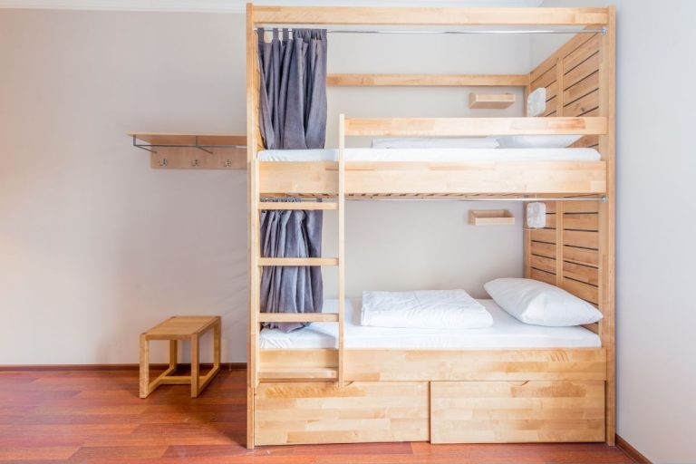4 Types of Bunk Beds (And Dimensions)