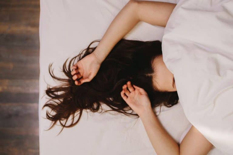 10 Dangers of Sleeping with Wet Hair (And 5 Things You Can Do)