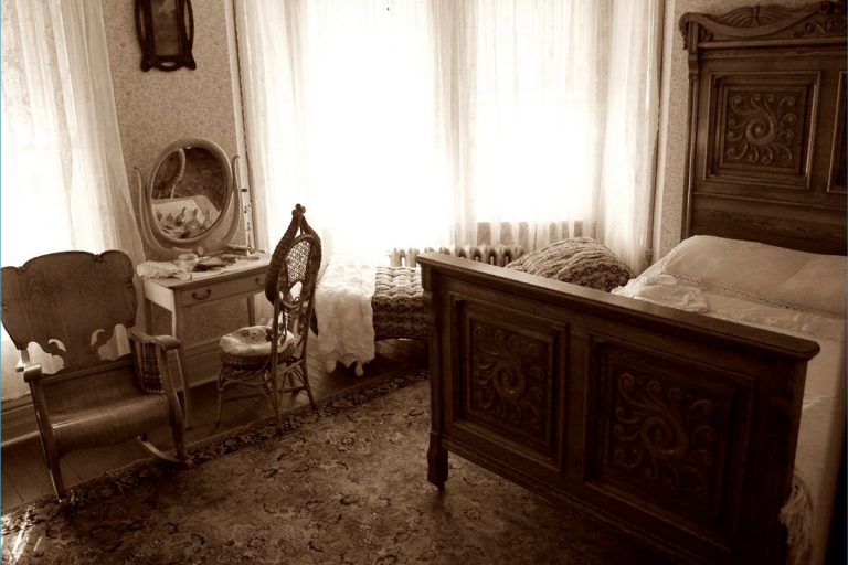 40+ Delightful Vintage Bedroom Decors For Sweet Dreams