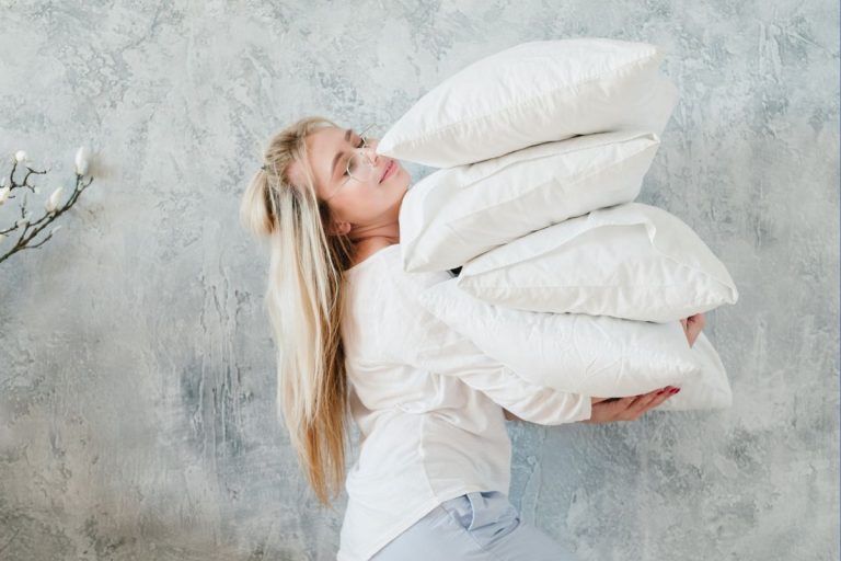 How to Make Pillows Fluffy Again? (Causes And Solutions)