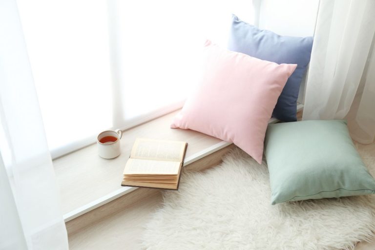 9 Best Reading Pillows: Optimal Comfort And Pressure Relief