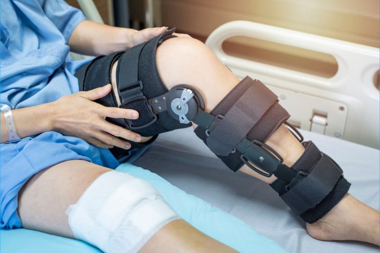 9 Comfortable Ways To Sleep With A Knee Immobilizer On (2024 Updated)