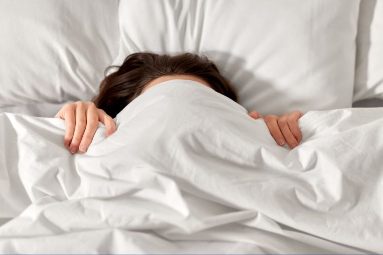 10 Essentials Tips for Sleeping with Your Head Under a Blanket