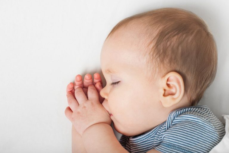 Studies on normal infant sleep – KellyMom.com